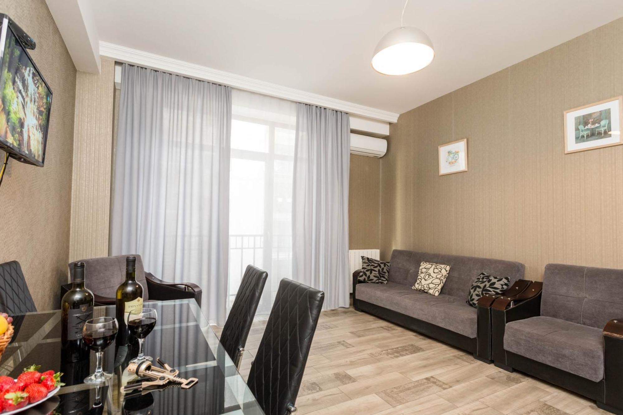 Cozy Apartment In The City Center Tiflis Exterior foto
